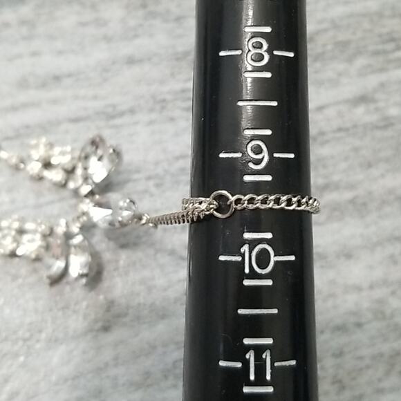 ISC silver toned rhinestone glove bracelet - Picture 5 of 6